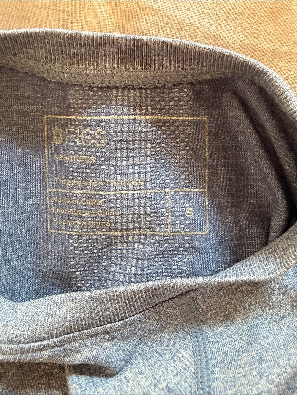 Figs Seamless Underscrub Long Sleeve - Heathered Blue size S - Picture 4 of 5